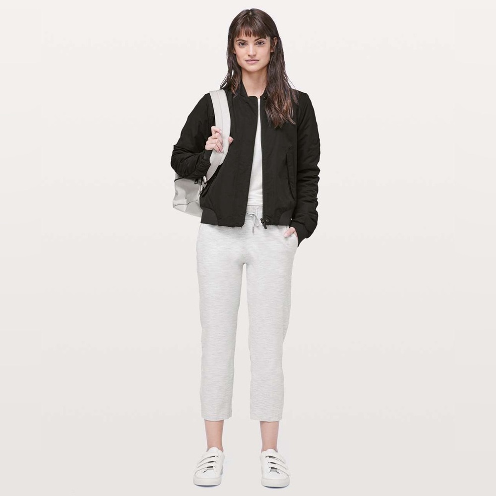 Lululemon On The Fly Crop *23" Wee Are From Space Nimbus Battleship Size 8